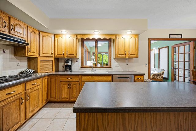 477 Maplewoods Lane, Webster, NY 14580