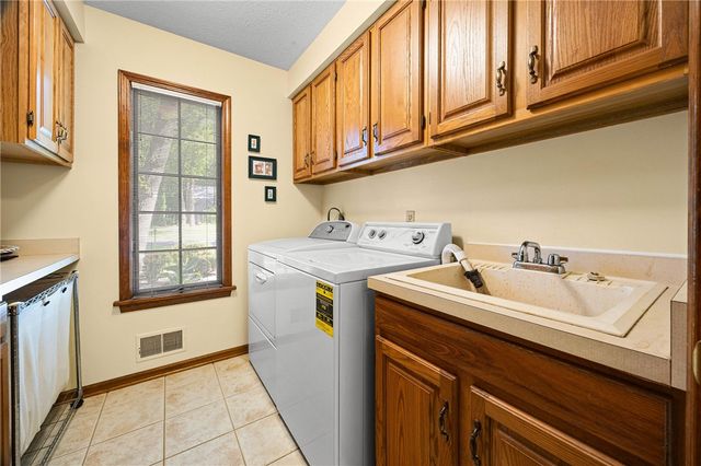 477 Maplewoods Lane, Webster, NY 14580