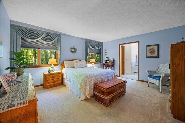 477 Maplewoods Lane, Webster, NY 14580