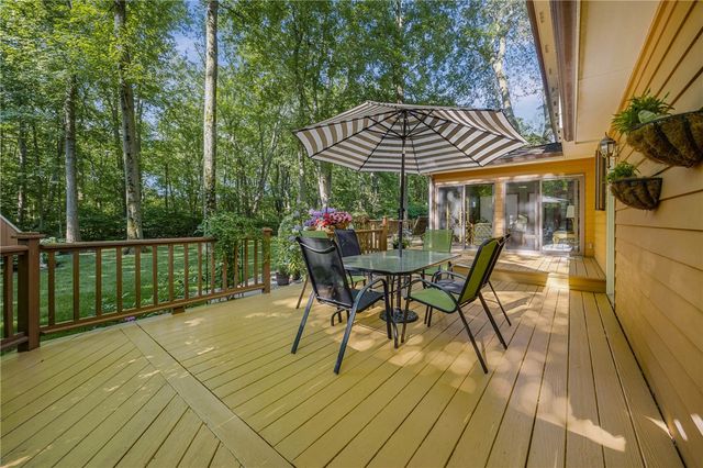 477 Maplewoods Lane, Webster, NY 14580