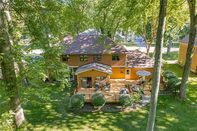 477 Maplewoods Lane, Webster, NY 14580