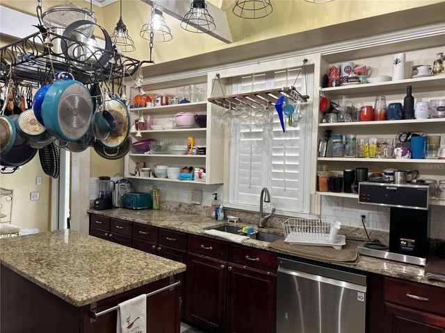414 LAKE STREET, Inverness, FL 34450