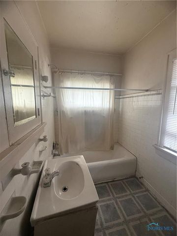 1255 Nebraska Avenue, Toledo, OH 43607