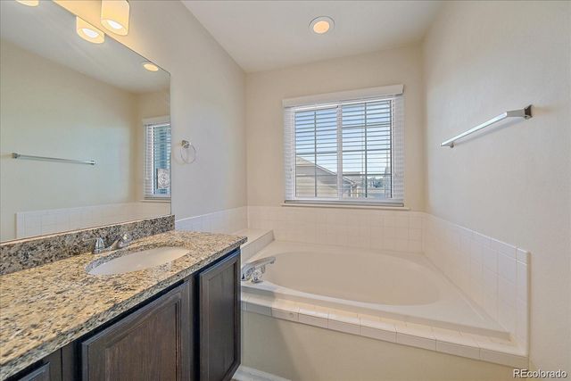 5555 E Briarwood Avenue 901, Centennial, CO 80122