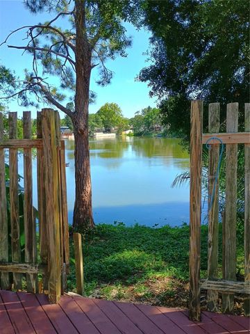 602 BAY LAKE TRAIL, Oldsmar, FL 34677