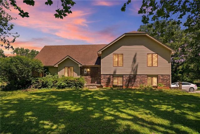 14806 E 200th Street, Peculiar, MO 64078
