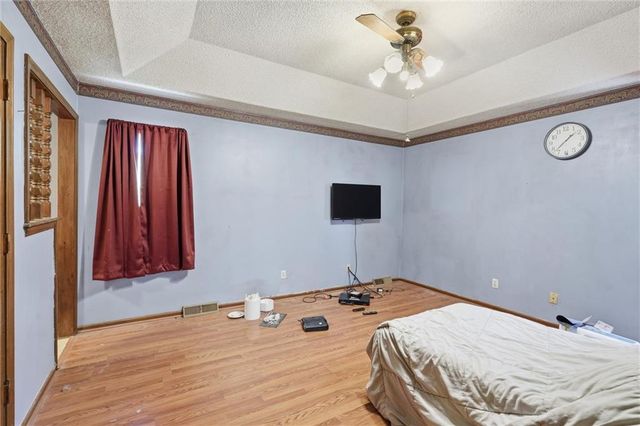 14806 E 200th Street, Peculiar, MO 64078