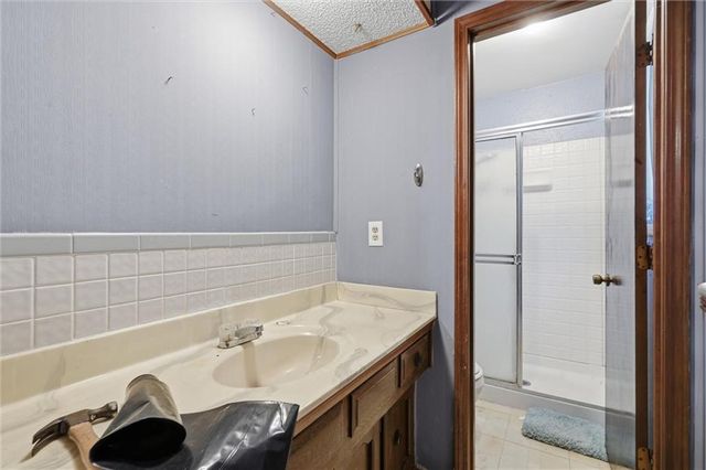 14806 E 200th Street, Peculiar, MO 64078