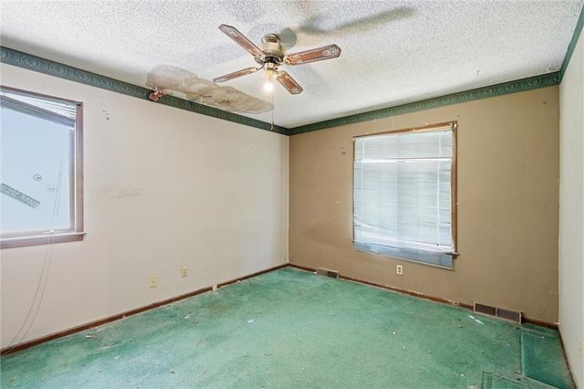 14806 E 200th Street, Peculiar, MO 64078