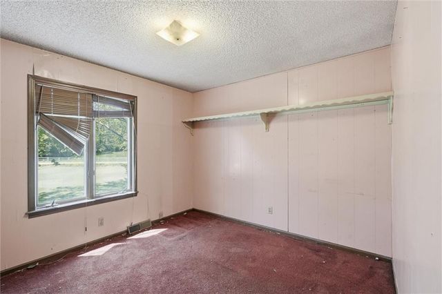 14806 E 200th Street, Peculiar, MO 64078