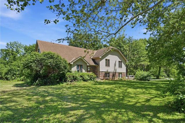 14806 E 200th Street, Peculiar, MO 64078