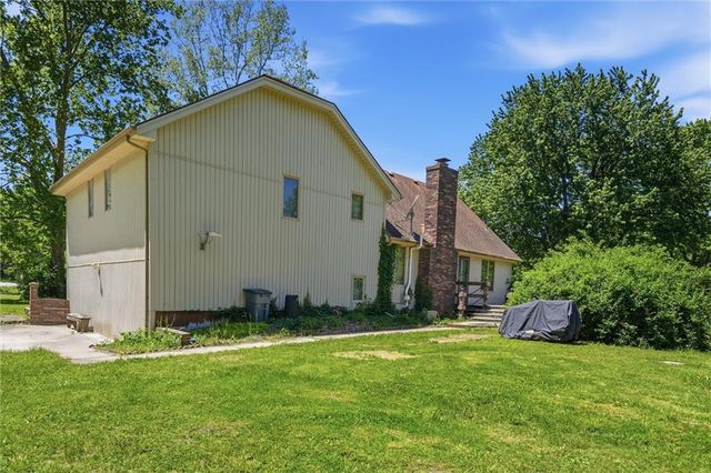 14806 E 200th Street, Peculiar, MO 64078