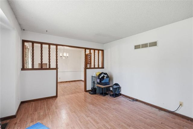 14806 E 200th Street, Peculiar, MO 64078