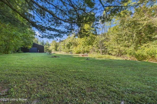 2598 Weavers Run Rd, West Point, KY 40177