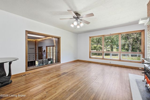 2598 Weavers Run Rd, West Point, KY 40177