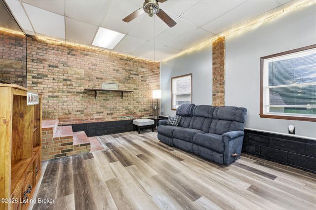 2598 Weavers Run Rd, West Point, KY 40177