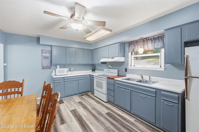 2598 Weavers Run Rd, West Point, KY 40177