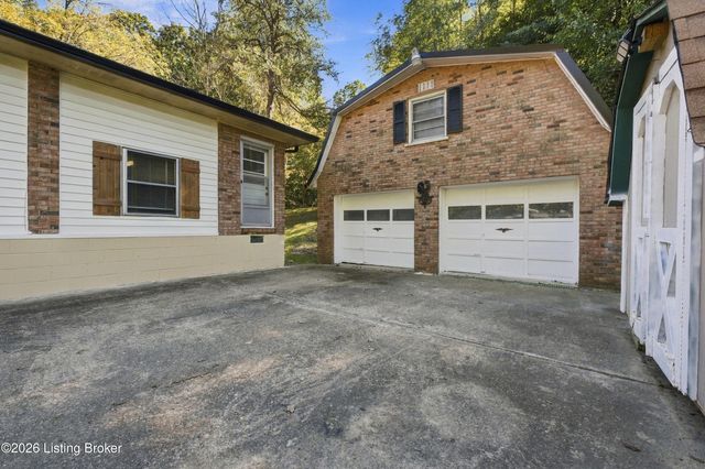 2598 Weavers Run Rd, West Point, KY 40177