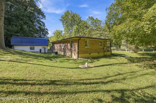 2598 Weavers Run Rd, West Point, KY 40177