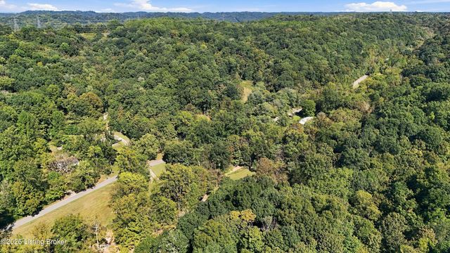 2598 Weavers Run Rd, West Point, KY 40177