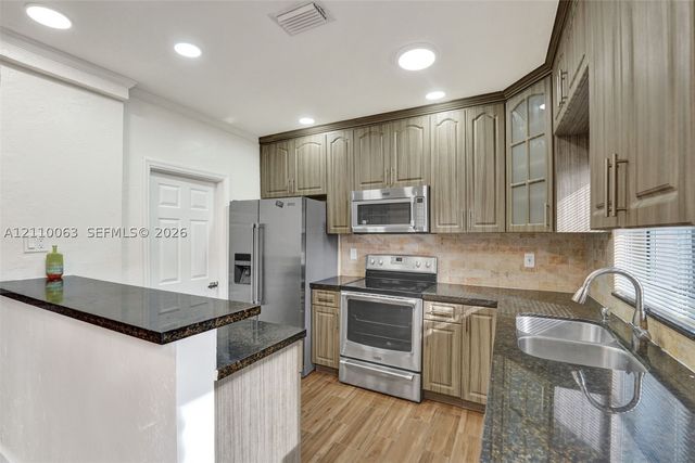 1224 NE 13th Ave 1, Fort Lauderdale, FL 33304