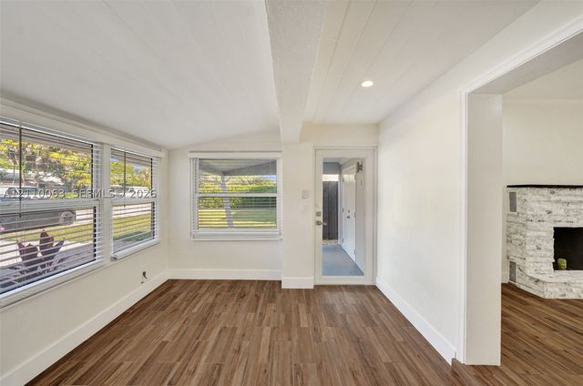 1224 NE 13th Ave 1, Fort Lauderdale, FL 33304
