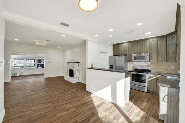 1224 NE 13th Ave 1, Fort Lauderdale, FL 33304