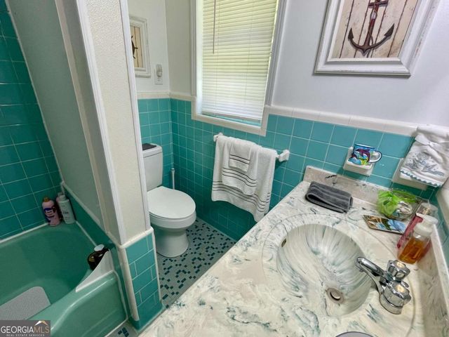 803 E Barnard Street, Glennville, GA 30427