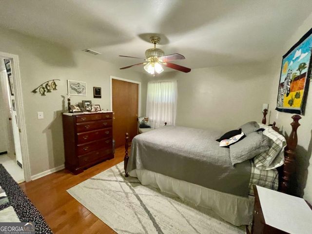 803 E Barnard Street, Glennville, GA 30427