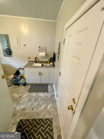 803 E Barnard Street, Glennville, GA 30427