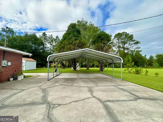 803 E Barnard Street, Glennville, GA 30427