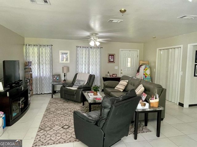 803 E Barnard Street, Glennville, GA 30427