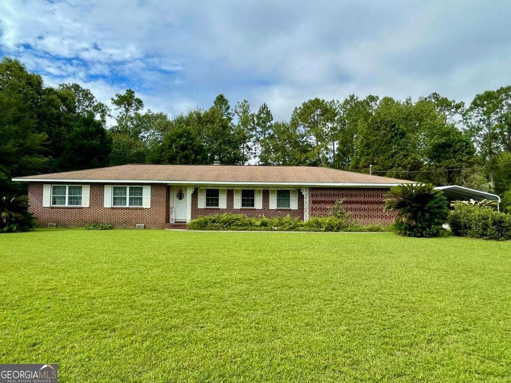 803 E Barnard Street, Glennville, GA 30427