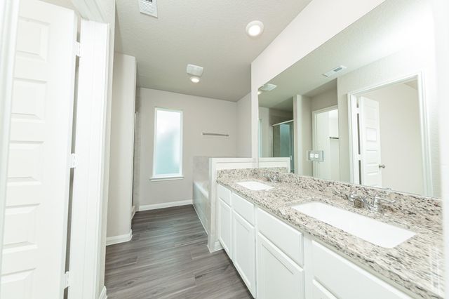 2529 Hawks Eye Drive, Conroe, TX 77301