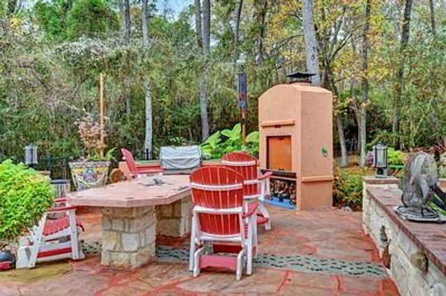 9526 Deer Path Lane, Magnolia, TX 77354