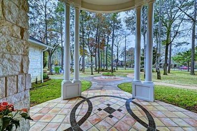 9526 Deer Path Lane, Magnolia, TX 77354