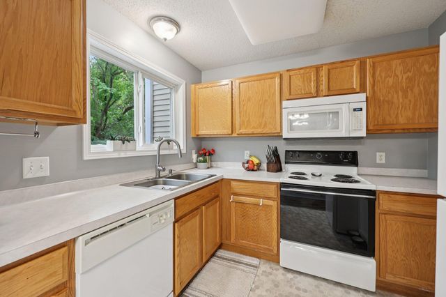 16357 Timber Crest Drive SE, Prior Lake, MN 55372