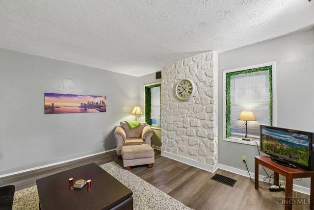738 Enright Avenue, Cincinnati, OH 45205