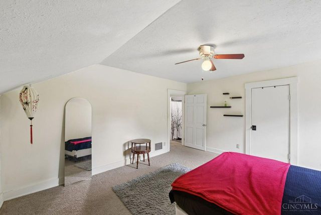 738 Enright Avenue, Cincinnati, OH 45205