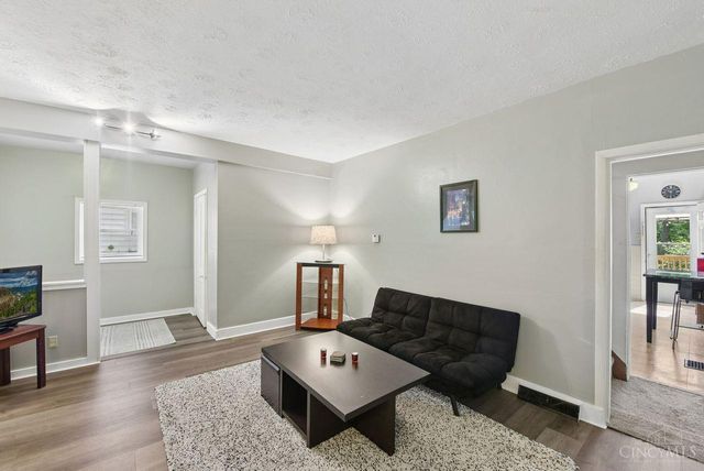 738 Enright Avenue, Cincinnati, OH 45205