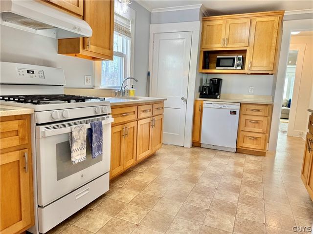 4458 Apulia Road, Dewitt, NY 13078