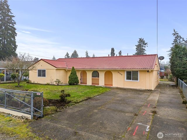 5704 109th Street SW, Lakewood, WA 98499