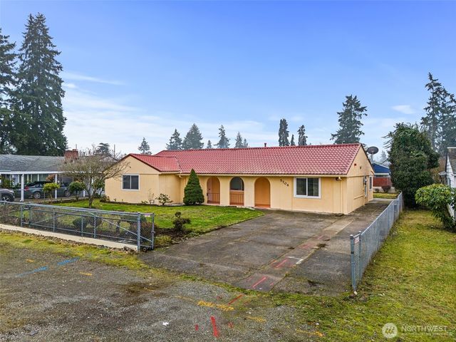 5704 109th Street SW, Lakewood, WA 98499