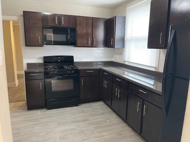 2017 W Norwood Street, Chicago, IL 60659