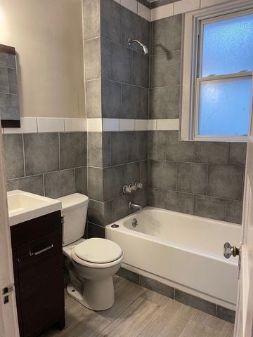 2017 W Norwood Street, Chicago, IL 60659