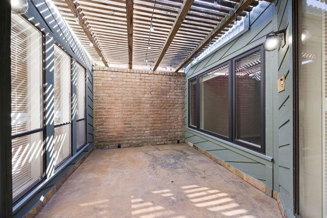 1856 S Gessner Road, Houston, TX 77063