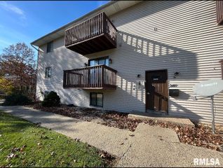 3417 W BASKIN RIDGE Court # 8, Peoria, IL 61604