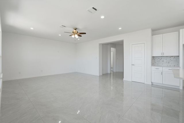 18611 Ratho Drive, Conroe, TX 77306