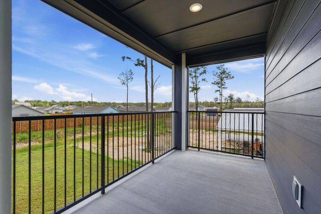 18611 Ratho Drive, Conroe, TX 77306