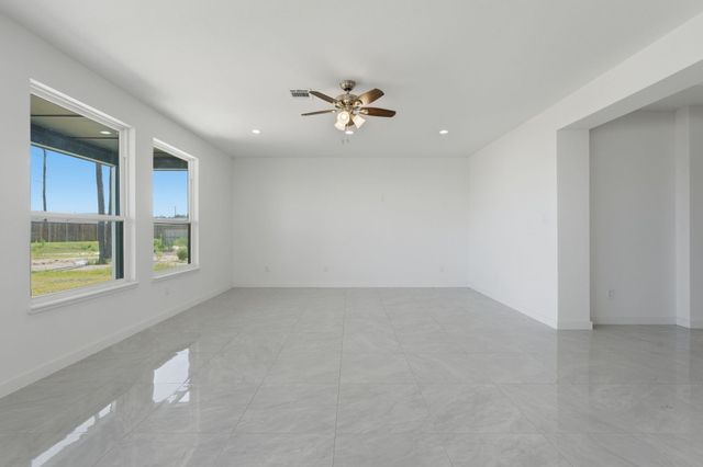 18611 Ratho Drive, Conroe, TX 77306
